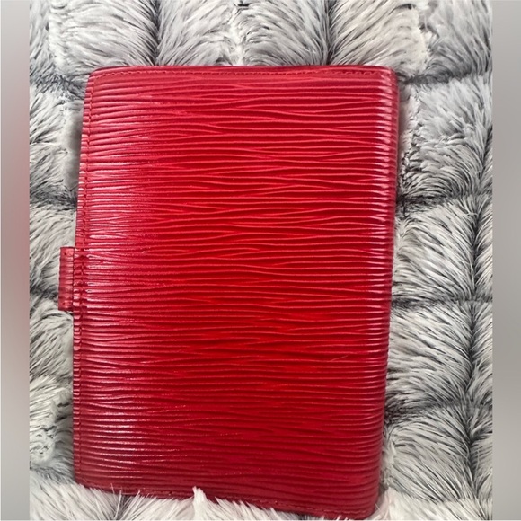 Louis Vuitton Scarlet Red Epi Leather Card Holder Agenda - Picture 2 of 16
